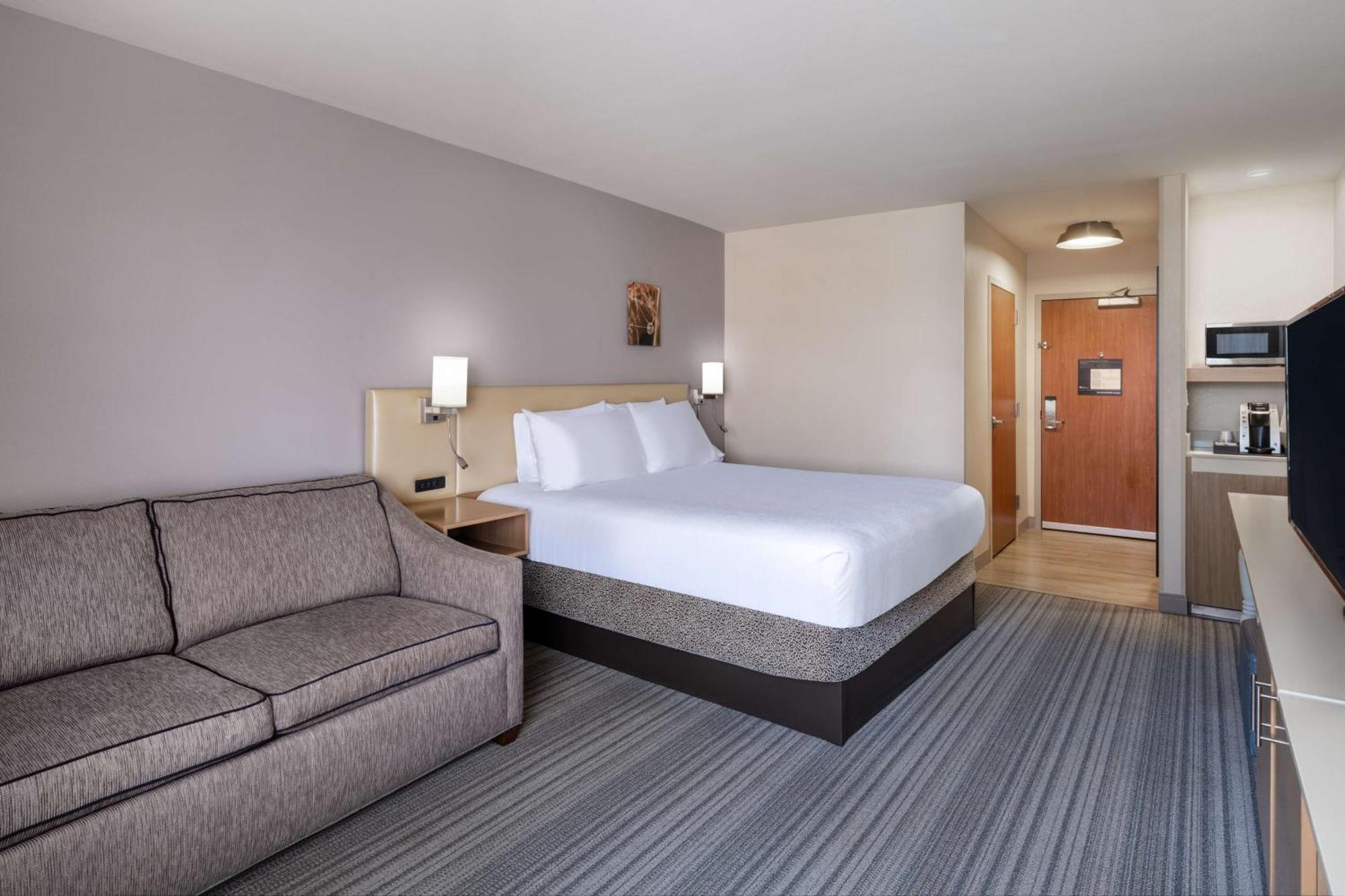 Hilton Garden Inn Бейкерсфилд Экстерьер фото