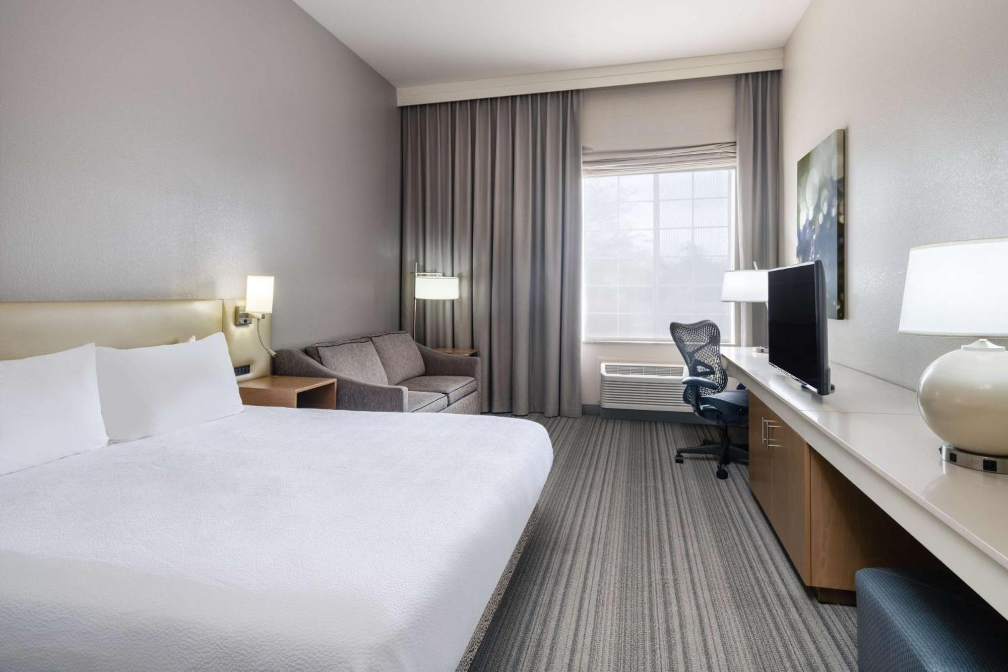 Hilton Garden Inn Бейкерсфилд Экстерьер фото