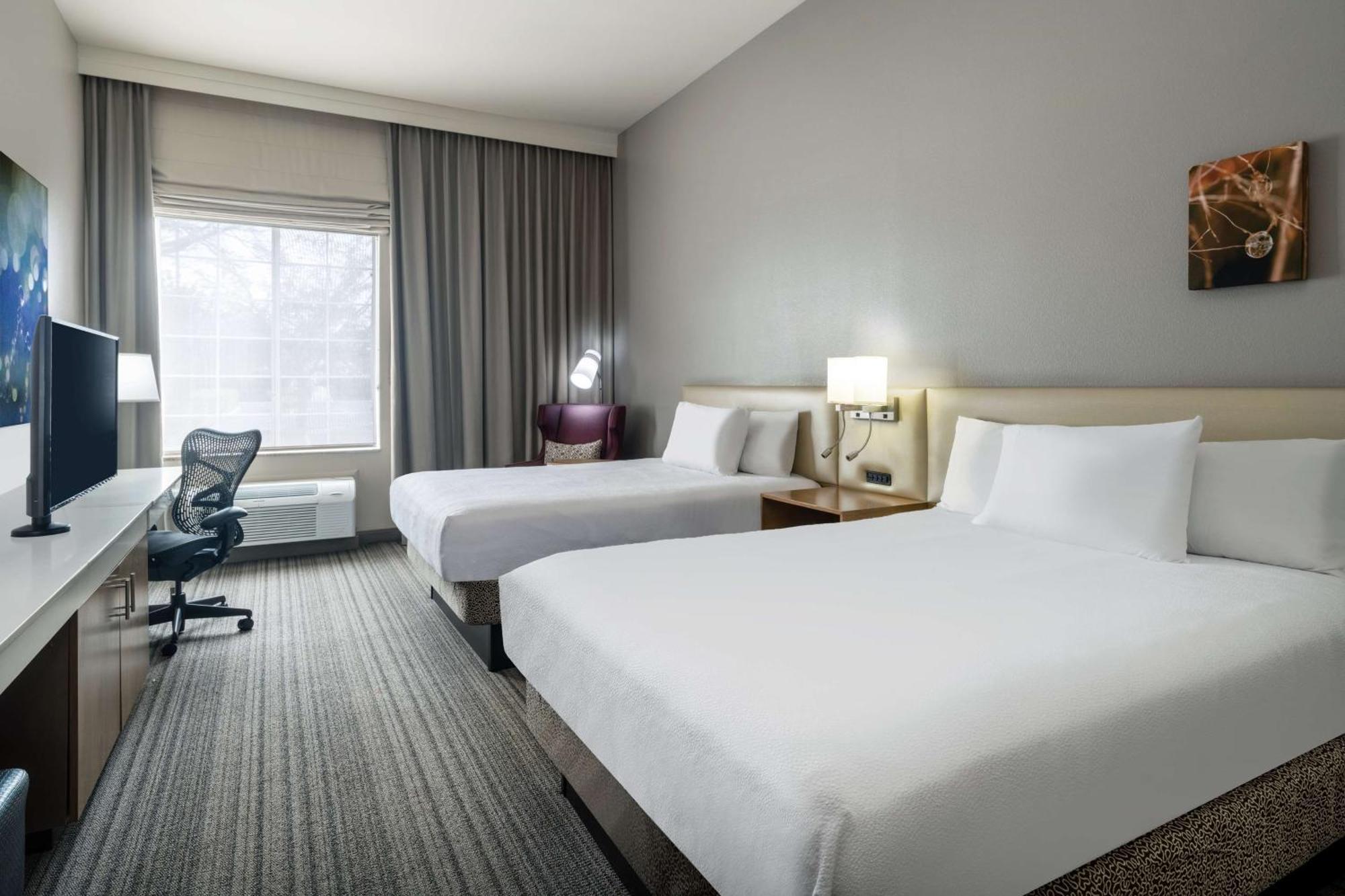 Hilton Garden Inn Бейкерсфилд Экстерьер фото