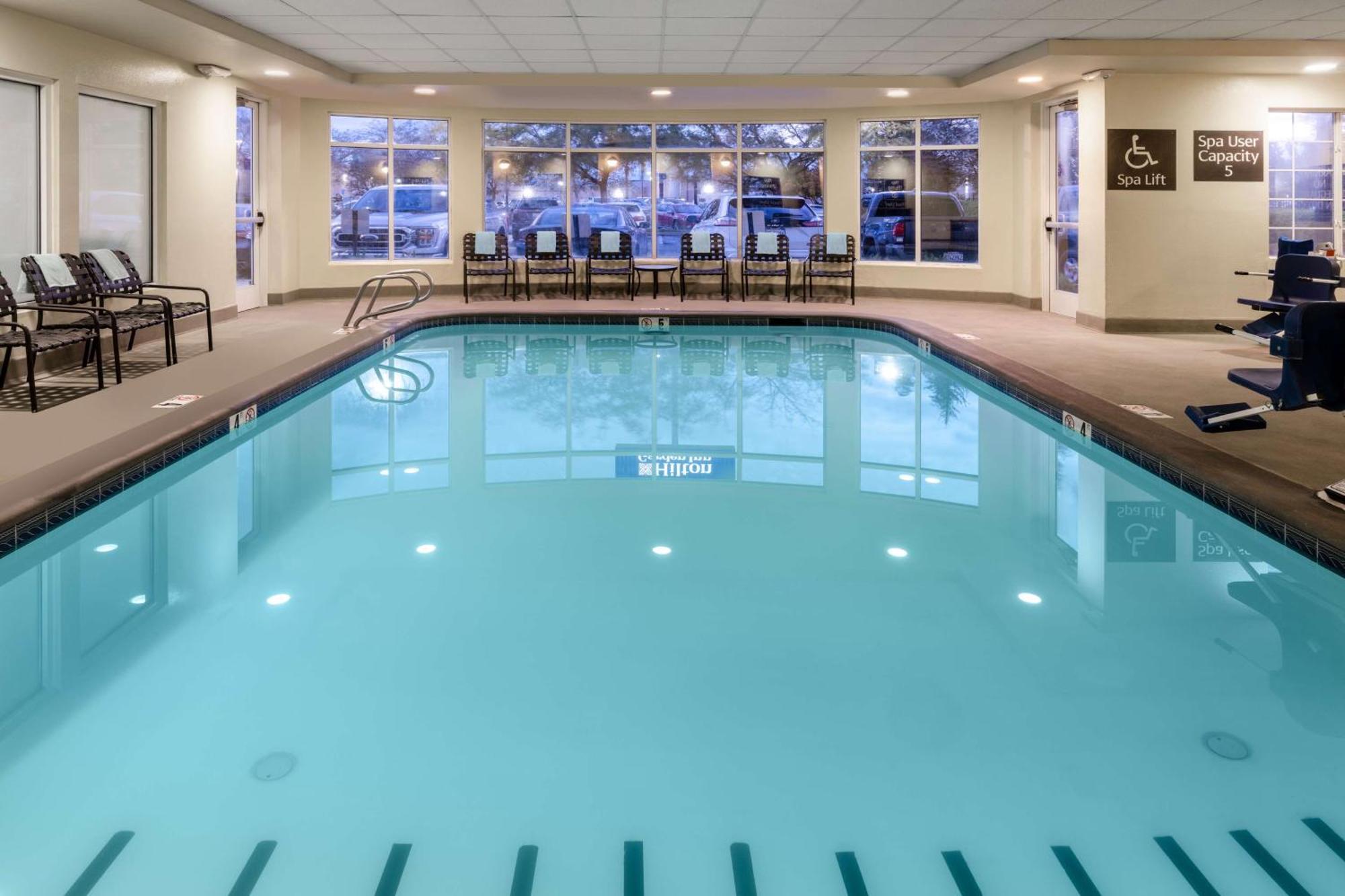 Hilton Garden Inn Бейкерсфилд Экстерьер фото