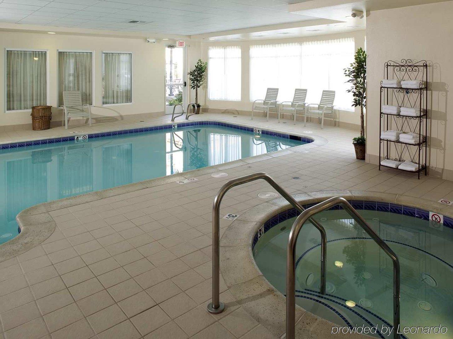 Hilton Garden Inn Бейкерсфилд Экстерьер фото