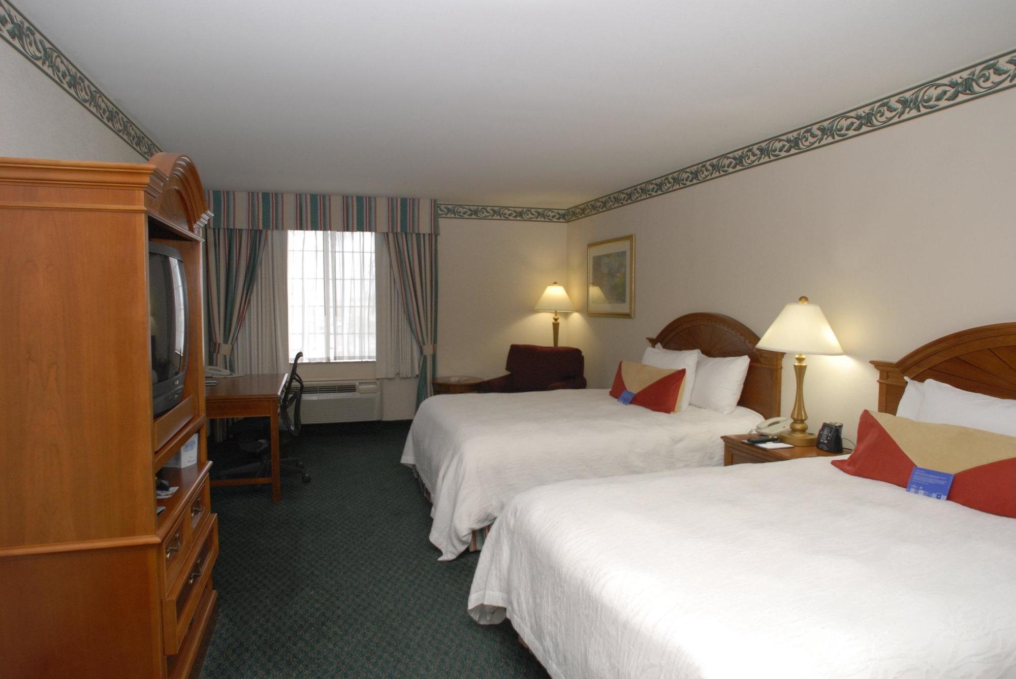 Hilton Garden Inn Бейкерсфилд Экстерьер фото